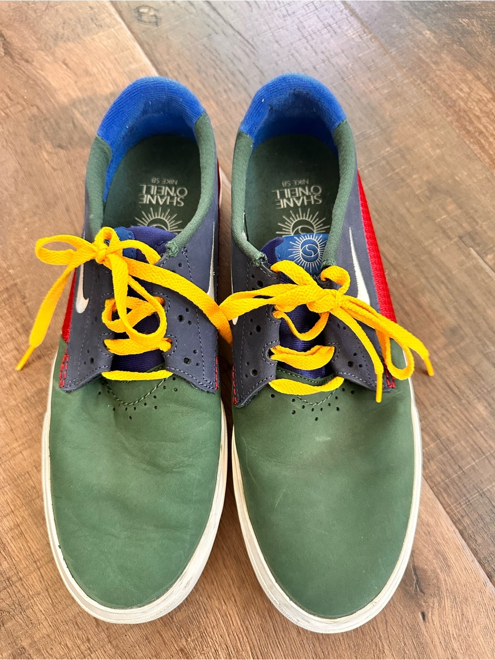 Niki SB Shane O’Neill - Green/Blue/Red lace up size 11